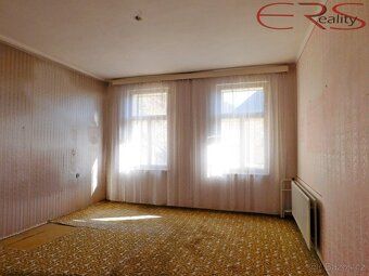 Ref #00655 For Sale spacious house in the very center of Janov