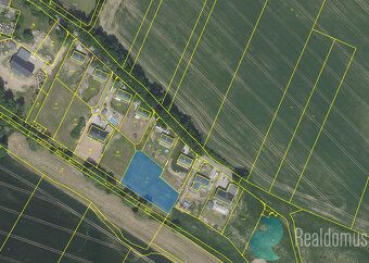 For sale: Building plot of land with an area of 1892 m² in the village of Myslíč, part of…