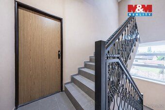 Nabízíme k dlouhodobému pronájmu moderní a kompletně vybaven