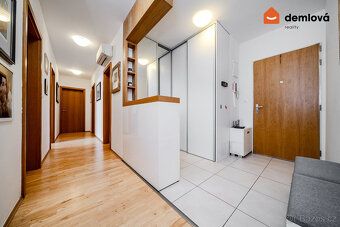 Nabízíme k prodeji výjimečný byt o dispozici 4+kk v prestižn