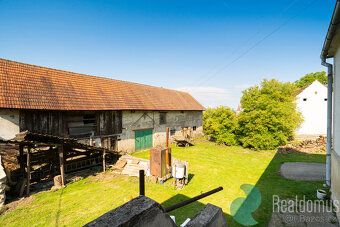 REALDOMUS offers for sale on behalf of the owner an exclusive family house with 3 bedrooms +…