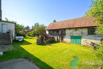 REALDOMUS offers for sale on behalf of the owner an exclusive family house with 3 bedrooms +…