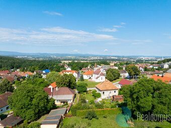 REALDOMUS offers for sale on behalf of the owner an exclusive family house with 3 bedrooms +…