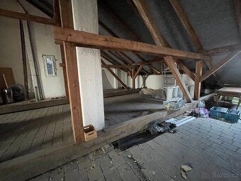Nabídka půdních prostor – Janovského ulice, Praha Prostor je