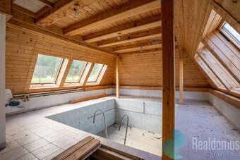 REALDOMUS will mediate the sale of an agricultural homestead on behalf of the owner exclusively