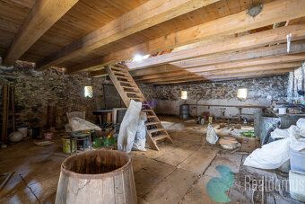 REALDOMUS will mediate the sale of an agricultural homestead on behalf of the owner exclusively