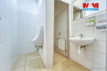 Nabízíme k pronájmu lukrativní obchodní prostory o výměře 20
