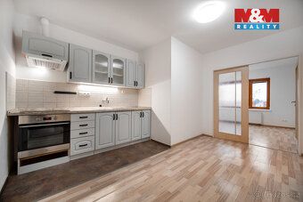 Nabízíme k prodeji byt o velikosti 60m² a dispozici 2+1 s da