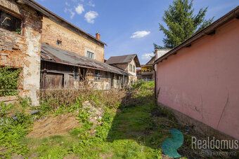 Exclusive Realdomus listing for sale of unique historical property, apartment house built in 1890.