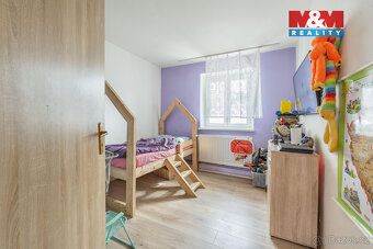 We offer for sale a beautifully renovated house in a quiet area