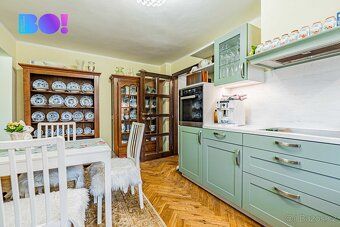 We offer exclusively for sale a spacious family house with usable area of approximately 160…