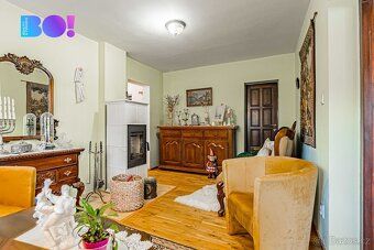 We offer exclusively for sale a spacious family house with usable area of approximately 160…