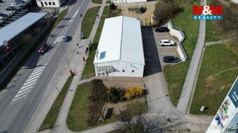 Nabízíme k prodeji atraktivní jednopodlažní komerční objekt 