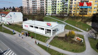 Nabízíme k prodeji atraktivní jednopodlažní komerční objekt 