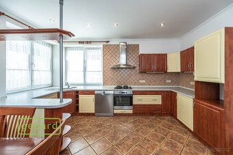 Looking for peaceful family life but also want city within reach?