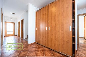 Looking for peaceful family life but also want city within reach?