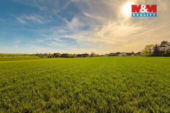 Prodej stavebního pozemku pro developerský projekt. Nabízíme