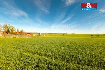 Prodej stavebního pozemku pro developerský projekt. Nabízíme