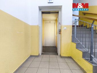 Nabízíme k dlouhodobému pronájmu plně zařízený rohový byt 2+