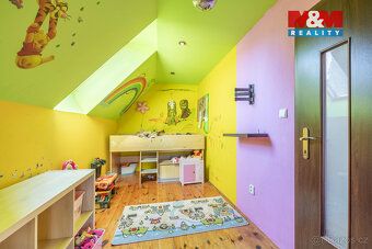 We offer for sale an exceptional family house located in a quiet part of the village of…