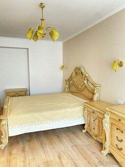We offer for rent a bright and modern apartment in an attractive location