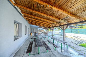 We offer you for purchase an established restaurant in Měrkovice, where it is possible to buy…