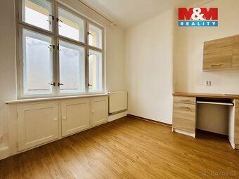 Nabízíme Vám k dlouhodobému pronájmu útulný, atypický byt o 