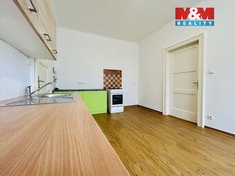 Nabízíme Vám k dlouhodobému pronájmu útulný, atypický byt o 
