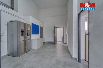 I am offering for sale an exceptional multipurpose complex on the outskirts of Cheb