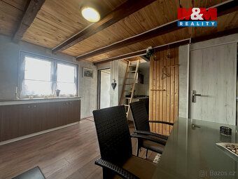 Nabízíme k prodeji útulnou zděnou chatu o zastavěné ploše 26