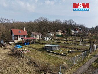 Nabízíme k prodeji útulnou zděnou chatu o zastavěné ploše 26