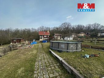 Nabízíme k prodeji zahradu se zděnou chatou, která se nacház