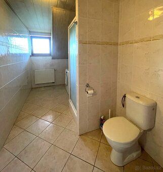 PRONÁJEM: Stylová podkrovní garsoniéra s balkonem – Kunovice