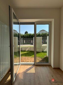 Pronájem, byty/1+kk, 36 m2, Českobrodská, Hostavice, 19800 P