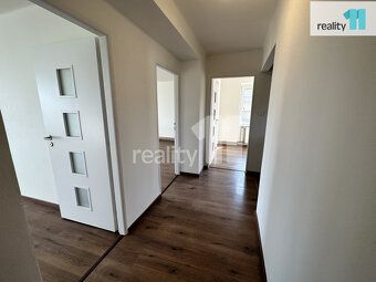 + zálohy na energie 3.500,-/2.os, Nabízíme k pronájmu komple