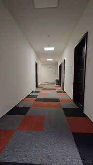 We offer for rent without commission a representative office space of 82.55 m² on the second…