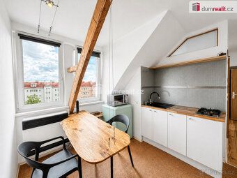 , Pronájem plně vybaveného podkrovního bytu 1+kk, 28 m² – Ús