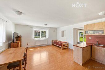 Looking for a property that combines spacious living, privacy and investment potential?