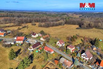 Nabízíme k prodeji cihlový rodinný dům kompletně v původním 