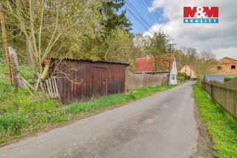 We offer for sale a cottage in the village of Michalovy Hory, near Planá
