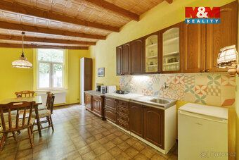 Pronájem bytu 3+1, 67 m2, ve prvním patře renovovaného bytov