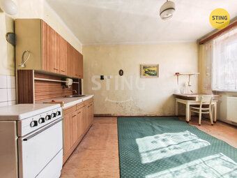 Hledáte dům, který nabízí klidné bydlení s rychlou dostupnos