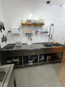 Nabízíme k převzetí kompletně připravený gastro prostor o ve
