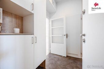 Nabízíme k pronájmu byt 2+kk s balkonem na Renneské třídě v 