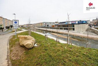 Nabízíme k pronájmu byt 2+kk s balkonem na Renneské třídě v 