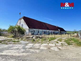 Nabízíme vám ke koupi zemědělský objekt s manipulační plocho