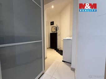 Nabízíme k pronájmu slunný, zrekonstruovaný byt, dispozice 2