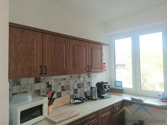 We offer for sale an exclusive family house located in local part of Zelezna village within…