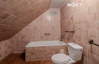 We offer you exclusively for purchase a family house with layout 5+2