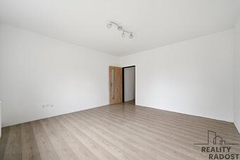 We offer for sale a family house in the village of Bukovina nad Labem, district